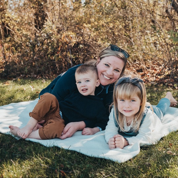 Meet your Posher, Ang 🌿 - Picture 1 of 1